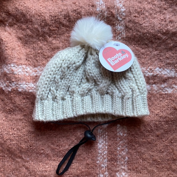 Boots & Barkley XS Dog Tan Cable Knit Pom Winter Hat NWT
